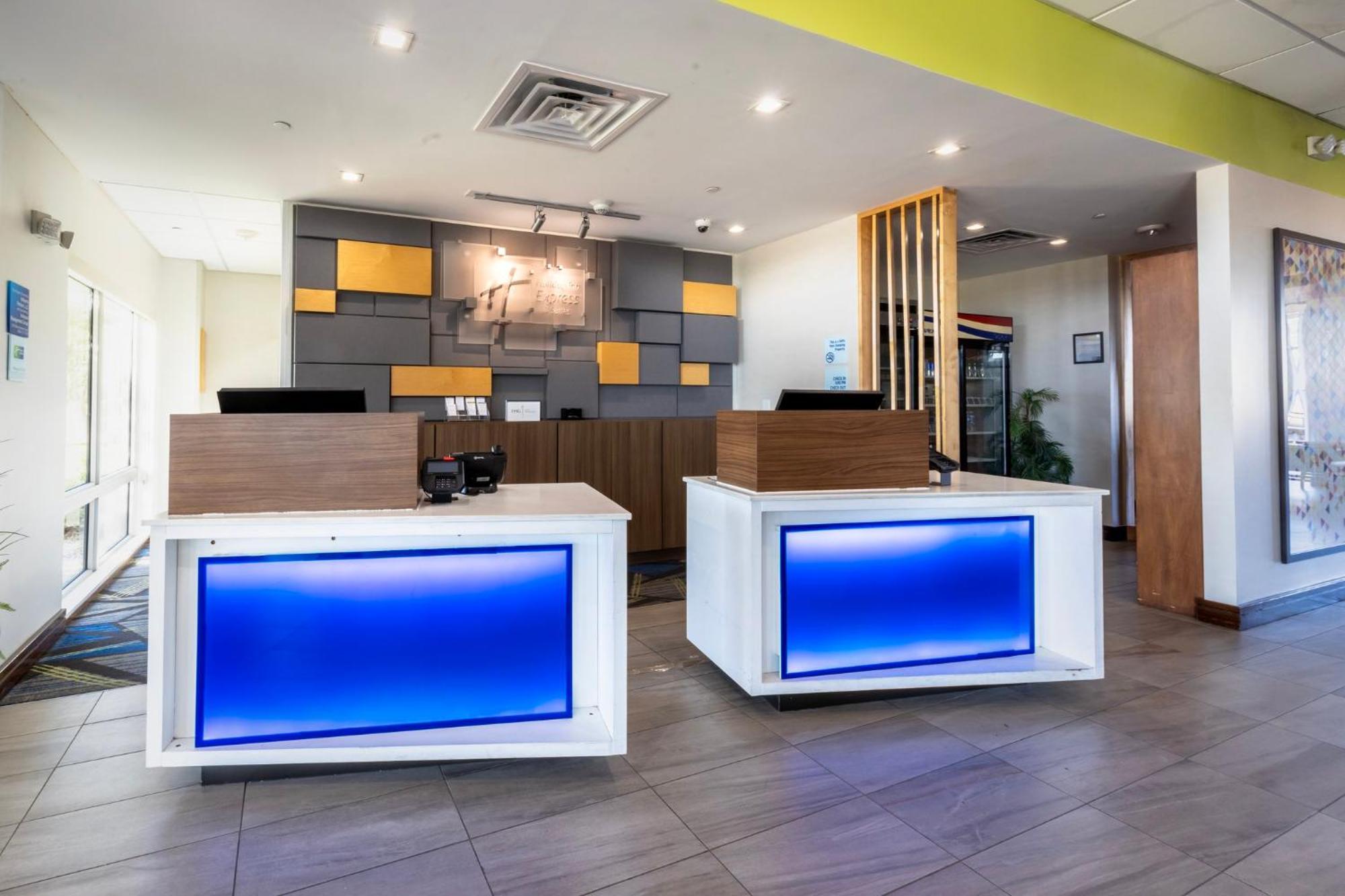 Holiday Inn Express & Suites Dallas Ne Arboretum Garland Zewnętrze zdjęcie